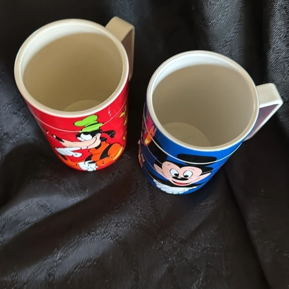 Vintage Disneys MICKEY & GOOFY puzzle cups set of 2